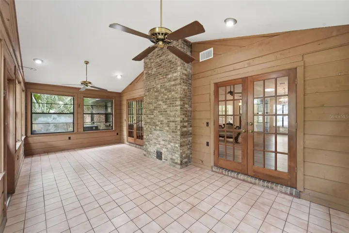 BACK ENCLOSED PATIO