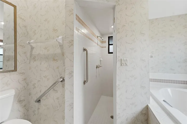 PRIMARY BATH - SHOWER/TUB