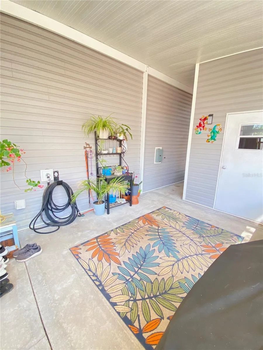 Screened Porch w/Storage