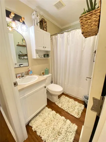 2nd Bathroom