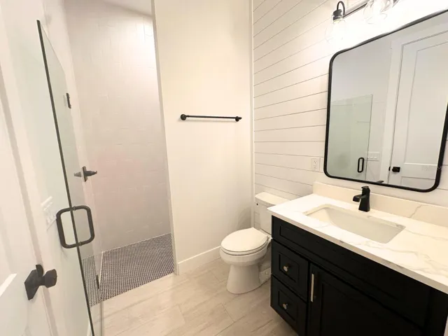 Bathroom 3 (en suite).