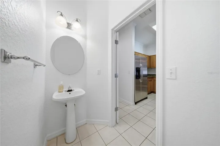 1/2 bath downstairs