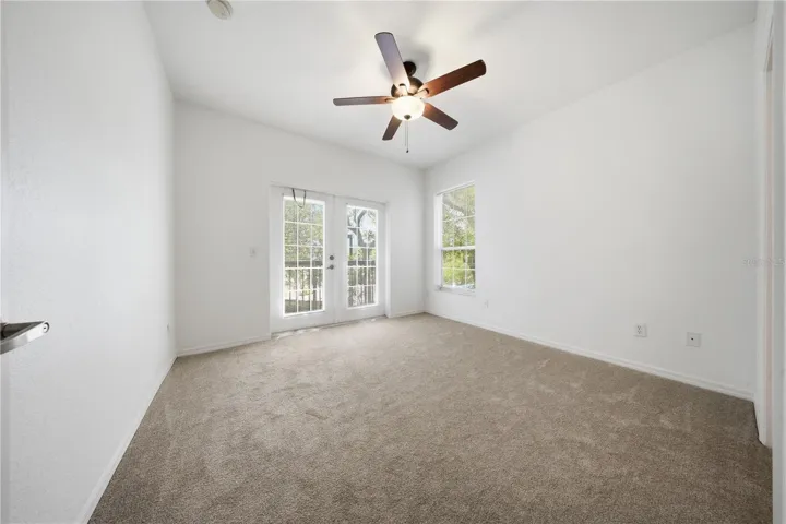 2nd primary with a private balcony & brand new carpet