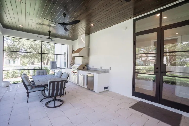 Screened in Lanai