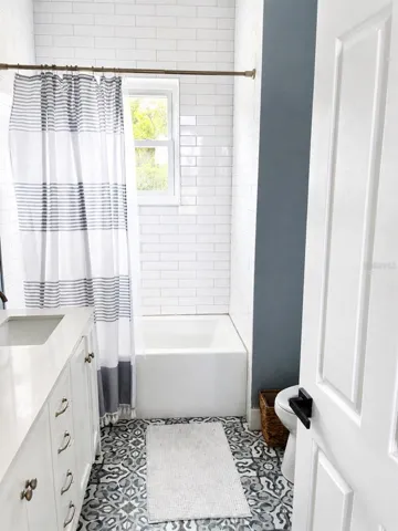 2nd bath Upstairs