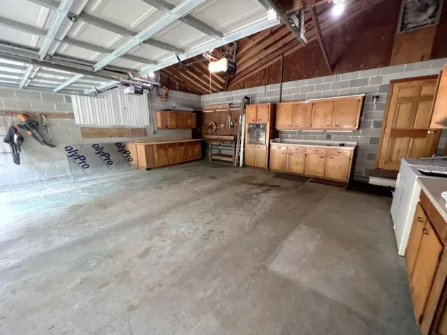 OVERSIZED 2 CAR GARAGE