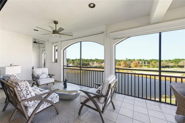 1,000 sq. ft. of wrap around balcony