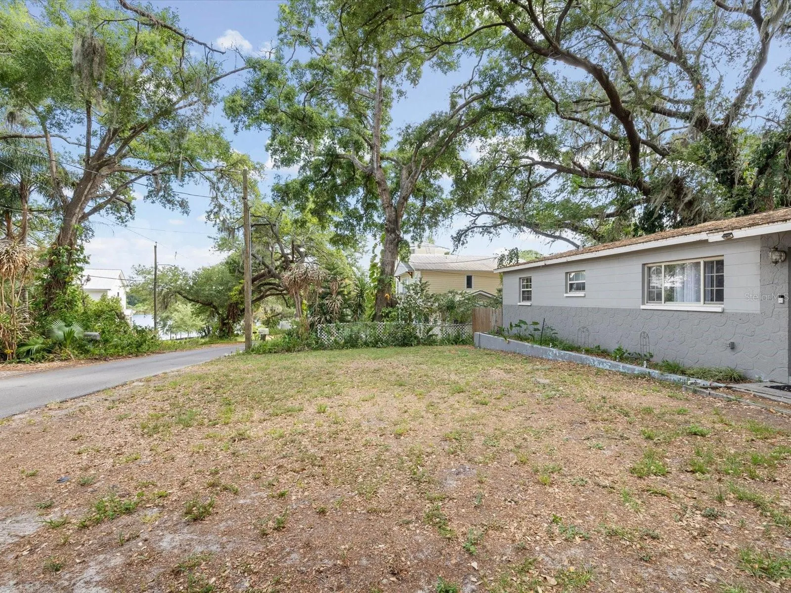 Dead end street -Hillsborough river view