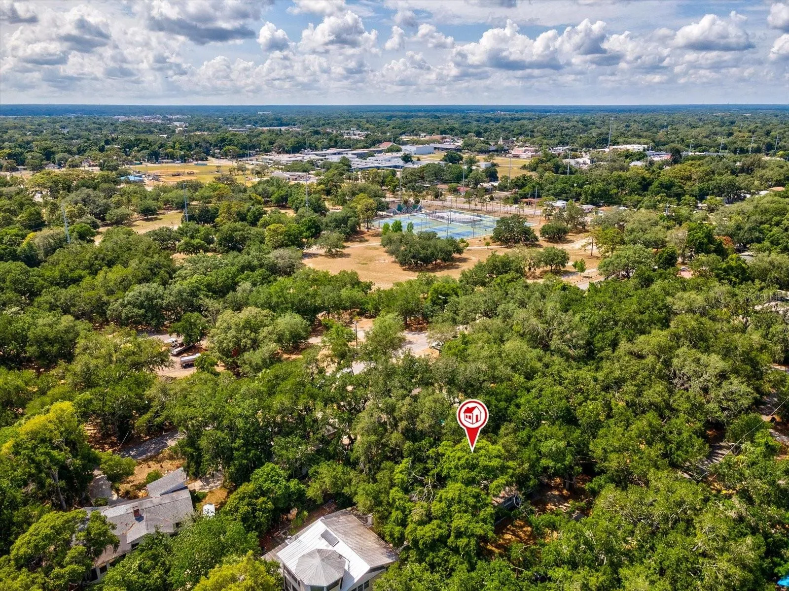 One block away from the property-Hillsborough river and Rowlett Park