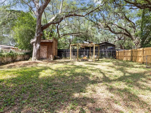 10,000sq ft. Double Lot-Fire pit area with swings