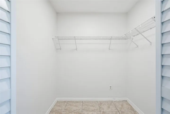 Walk-in Closet