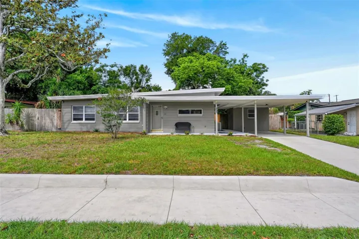 2916 Hidalgo DrNewer driveway and sidewalk