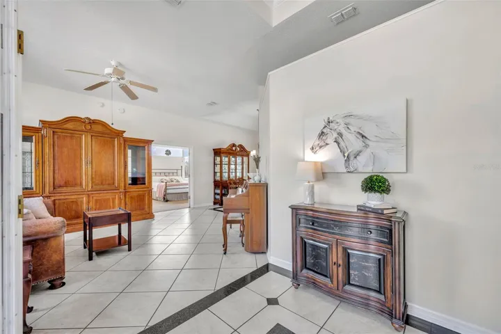 Foyer & living room
