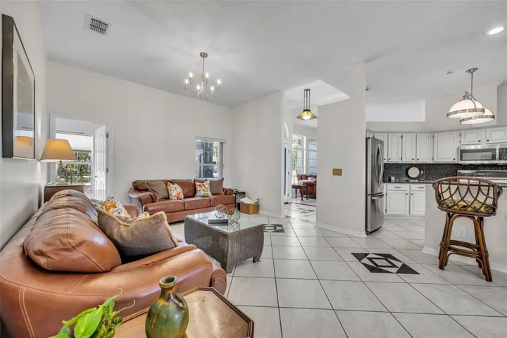 Open concept floor plan- kitchen/family room combo