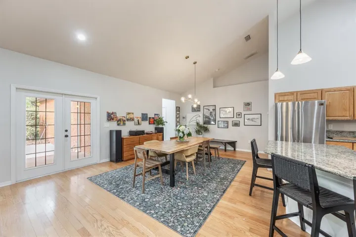Spacious Dining area/Flex area