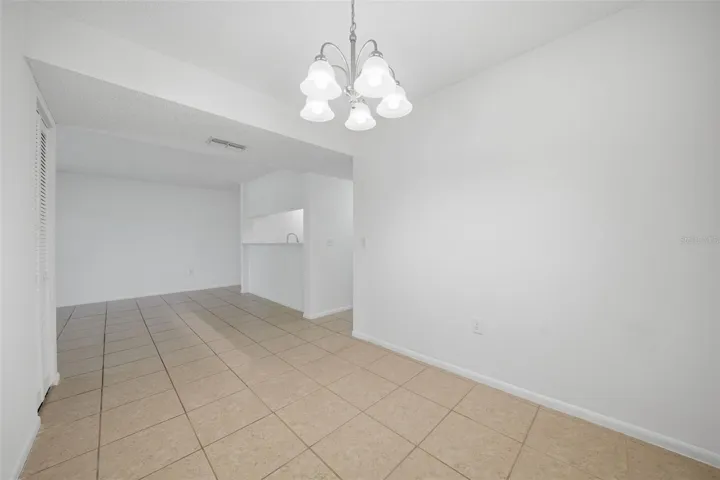 Dining room to kitchen