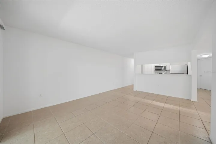 Living Room to kichen