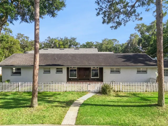 Welcome to 401 w 10th Street in Sanford!