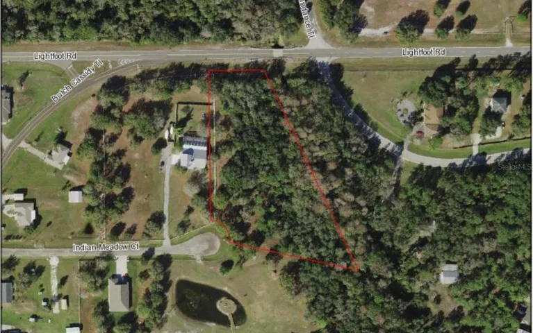 Please note Red lines are an estimate. Not actual property lines.