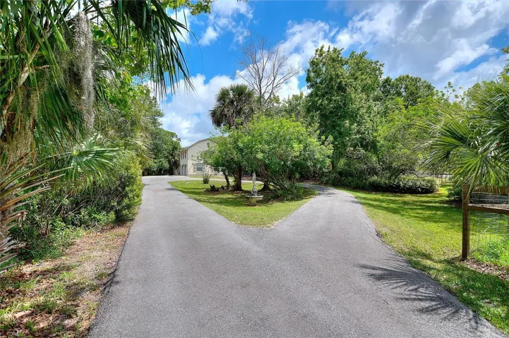 Circular drive entry