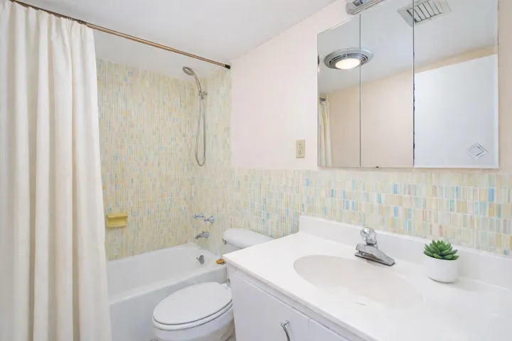 SECOND BEDROOM BATHROOM