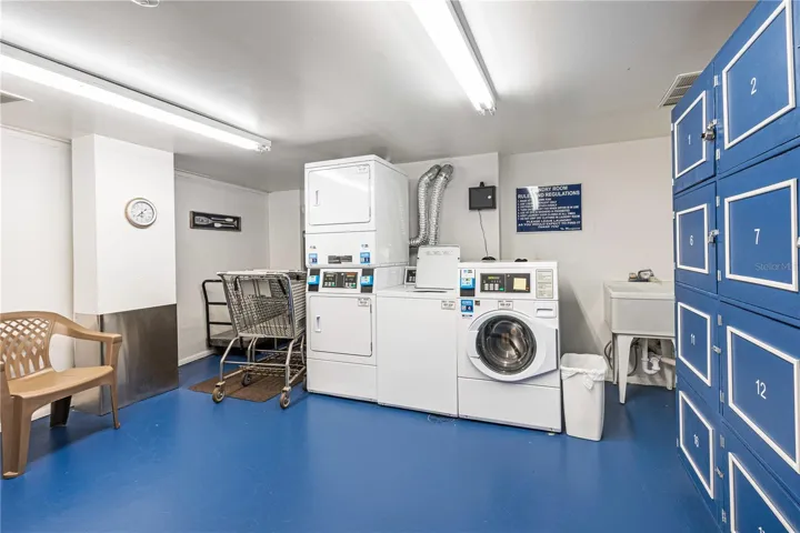 4TH FLOOR WASHING ROOM