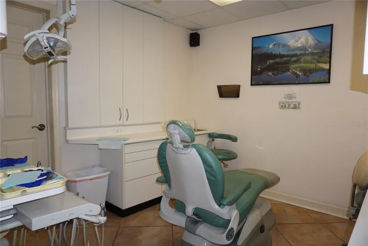 Dental chair