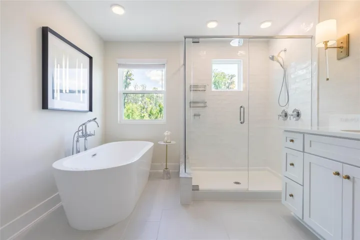 Soaking Tub & Rain Shower