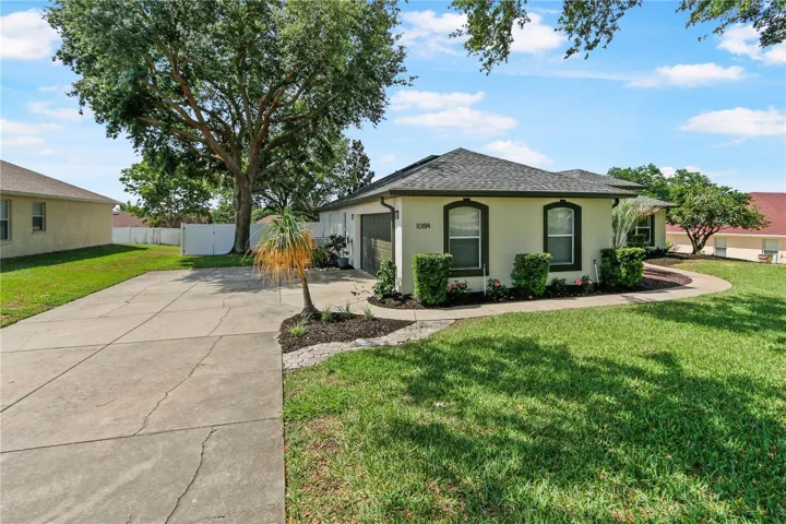Long driveway, side garage