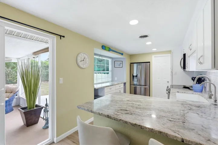 Breakfast bar