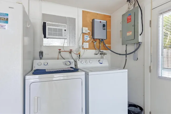 Laundry in gatage