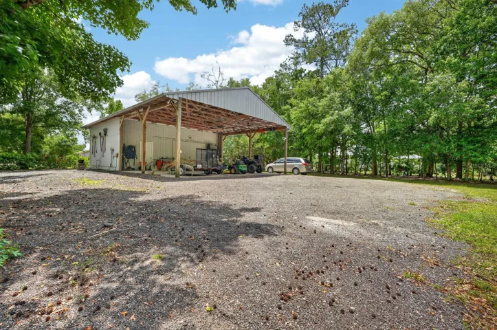 Pole barn