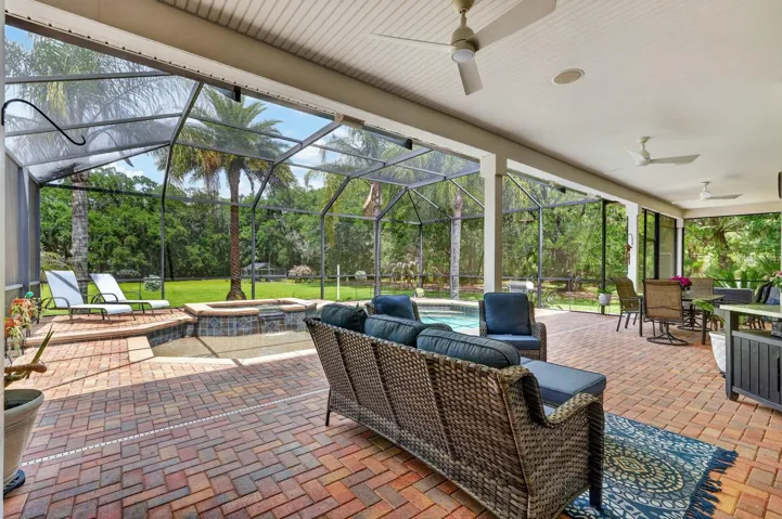 Covered rear lanai