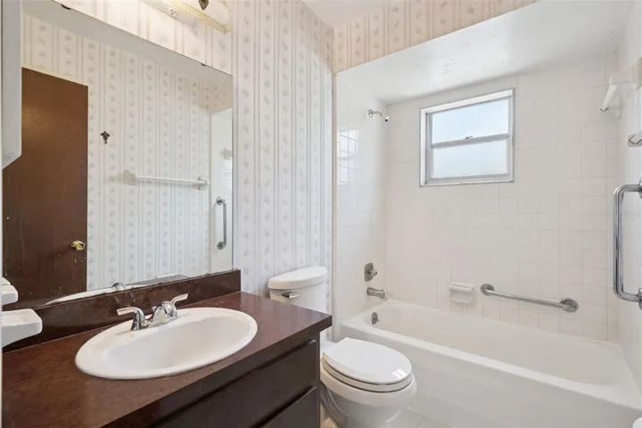2nd Bathroom