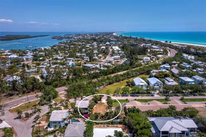 Located on the northern end of Longboat Key where multiple fabulous restaurants are just a short ride away!