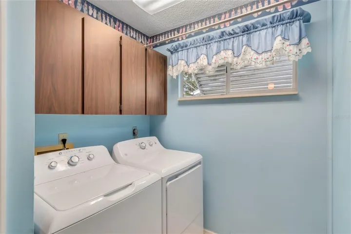 Overhead Cabinets Washer/Dryer Included