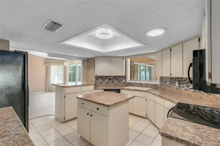 Well designed kitchen with center island