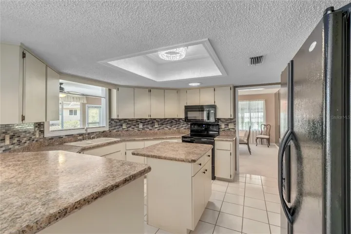 Lots of cabinets and pantry