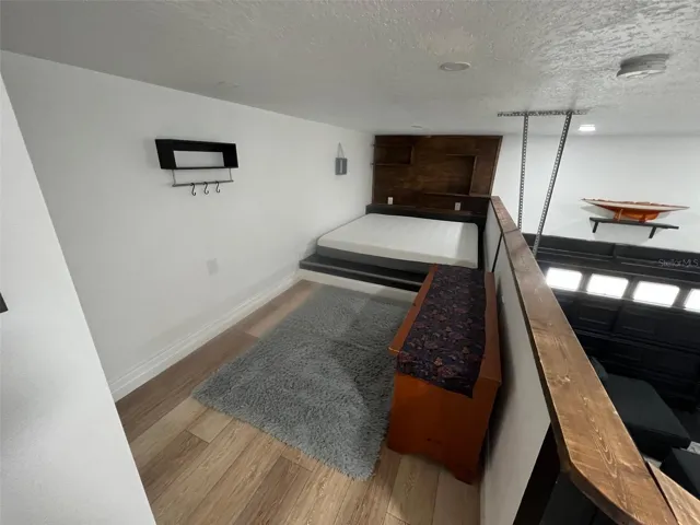 Bedroom (California king)