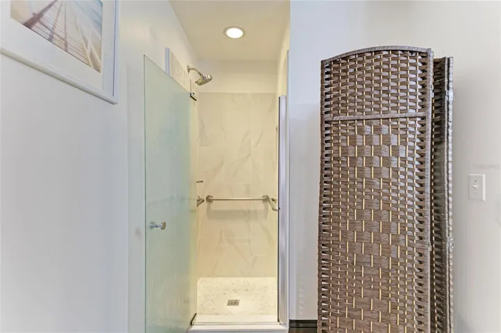 Ladies Showers