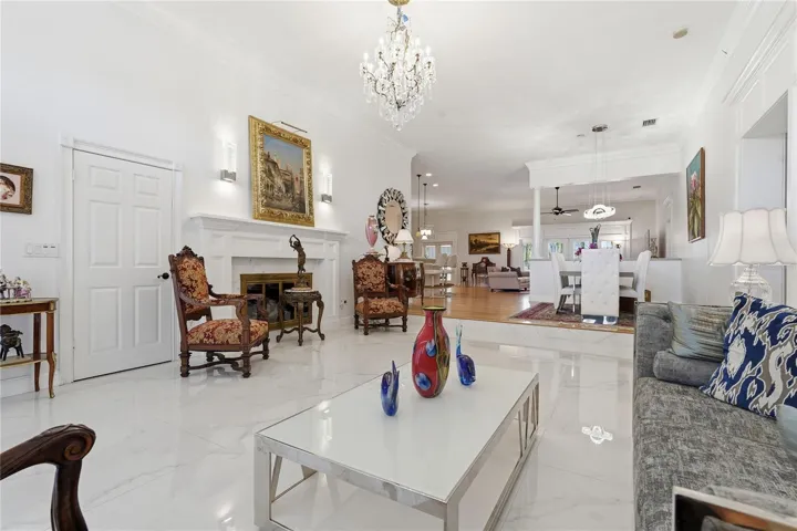 ENTER INTO THE STEP UP DINING AREA