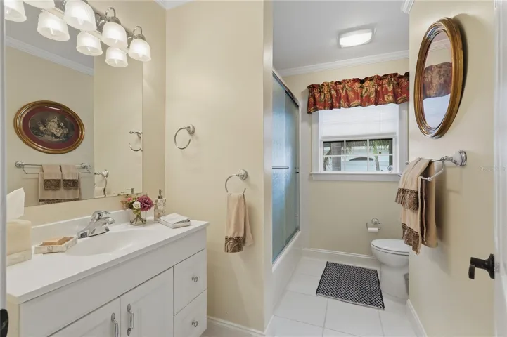 THIS IS THE GUEST BATHROOM THAT IS IN THE HALLWAY BETWEEN THE 2 BEDROOMS