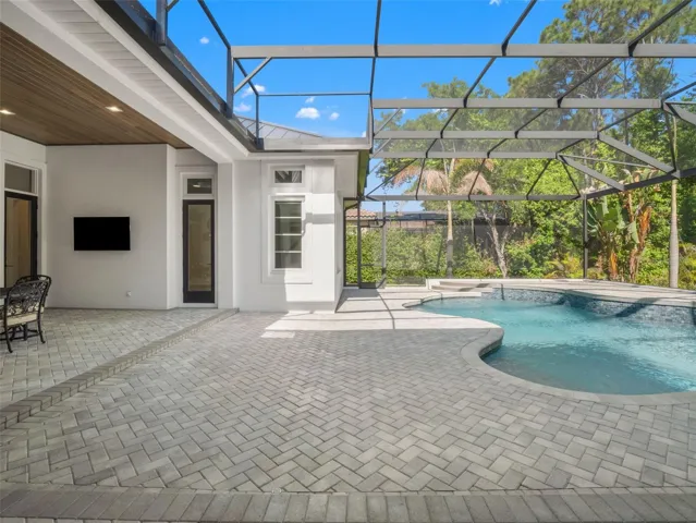 Screened-in Pool