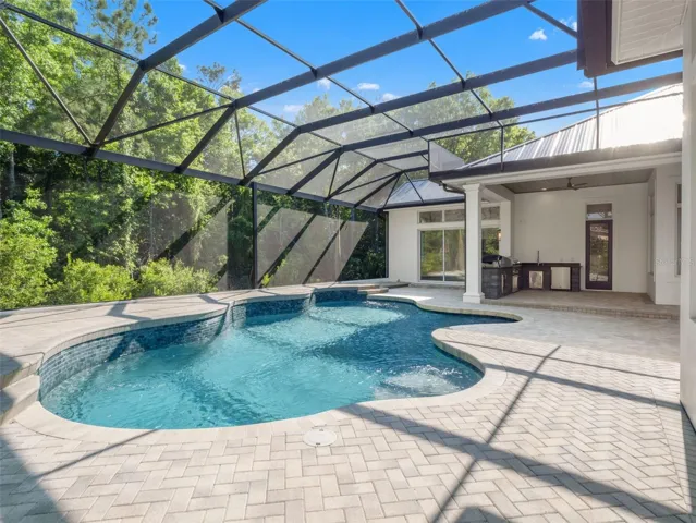 Screened-in Pool