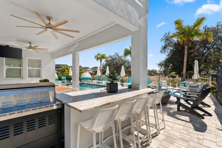 Outdoor Counter with Bar Stools