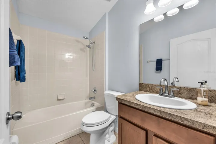 2nd Bath located between Bedroom 2 and Bedroom 3