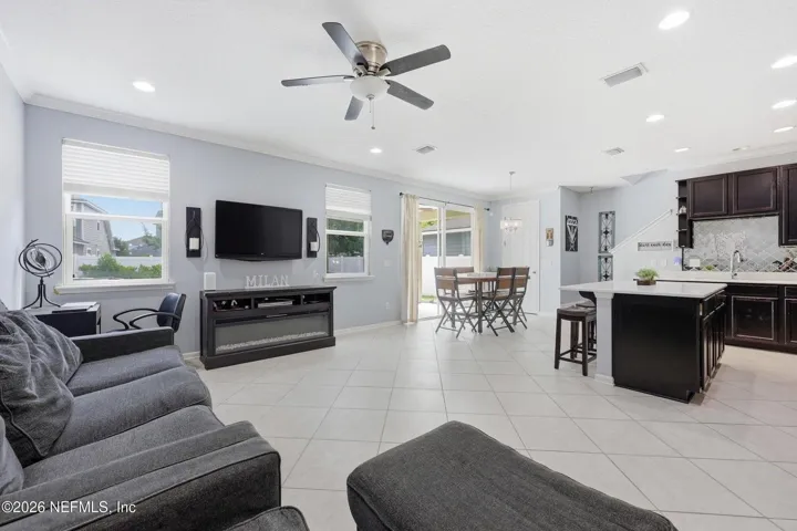 Living Area / Dining Area / Kitchen