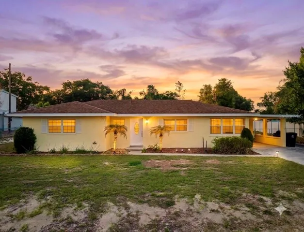 Move-in Ready! Sunset view of front