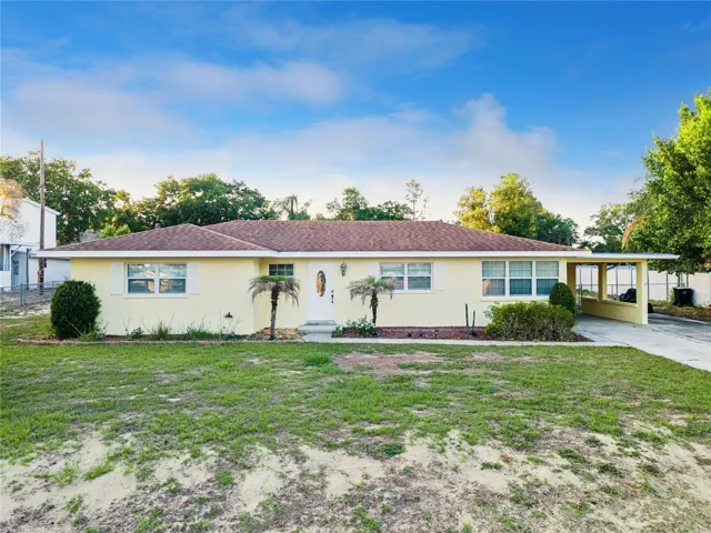 Move-in Ready home in Lake Wales!