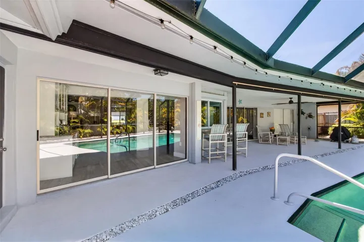Lanai/Pool